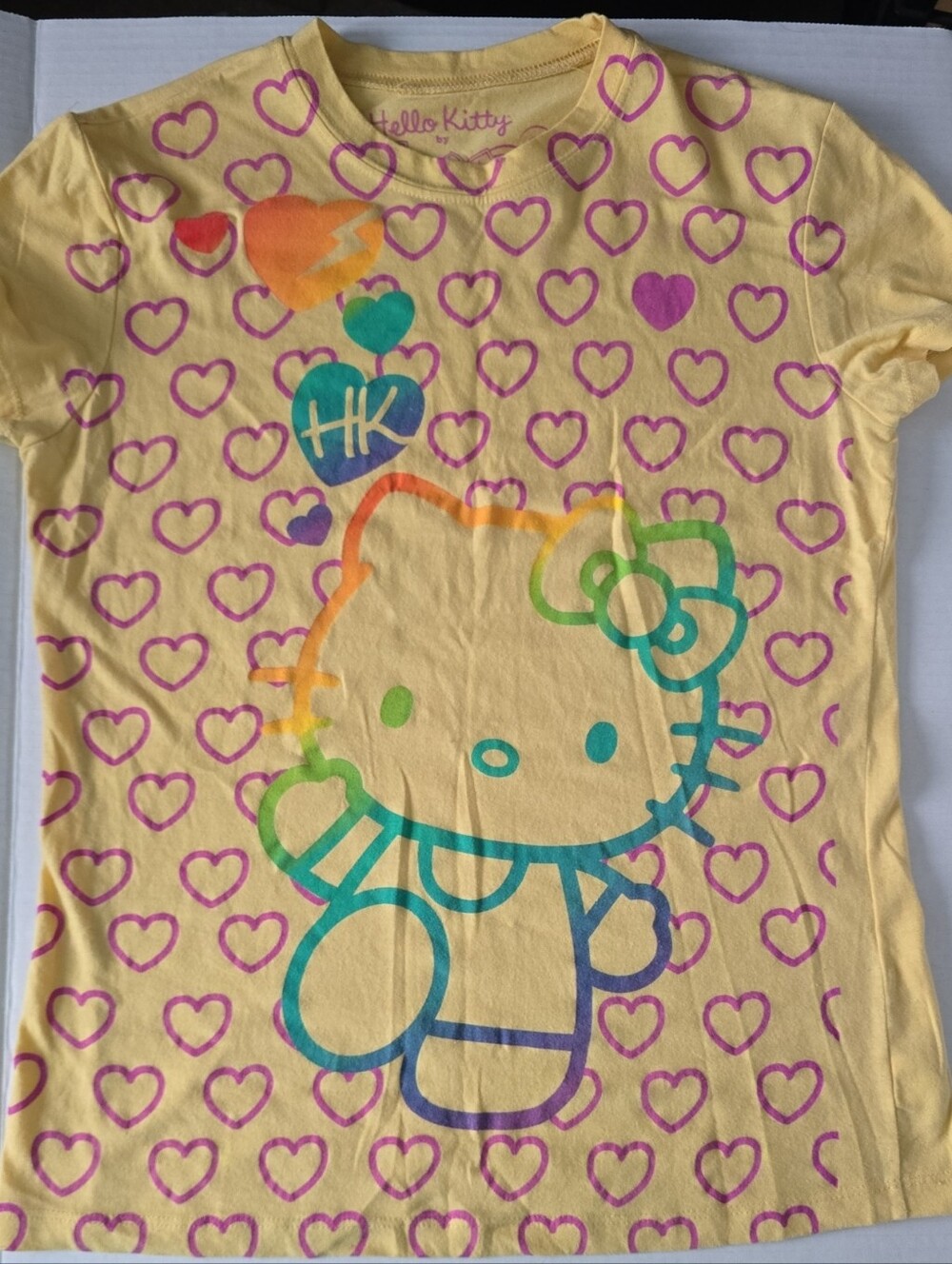 Vintage 2007 Hello Kitty by DOE Rainbow Graphic Tee | Yellow All Over Heart Prin